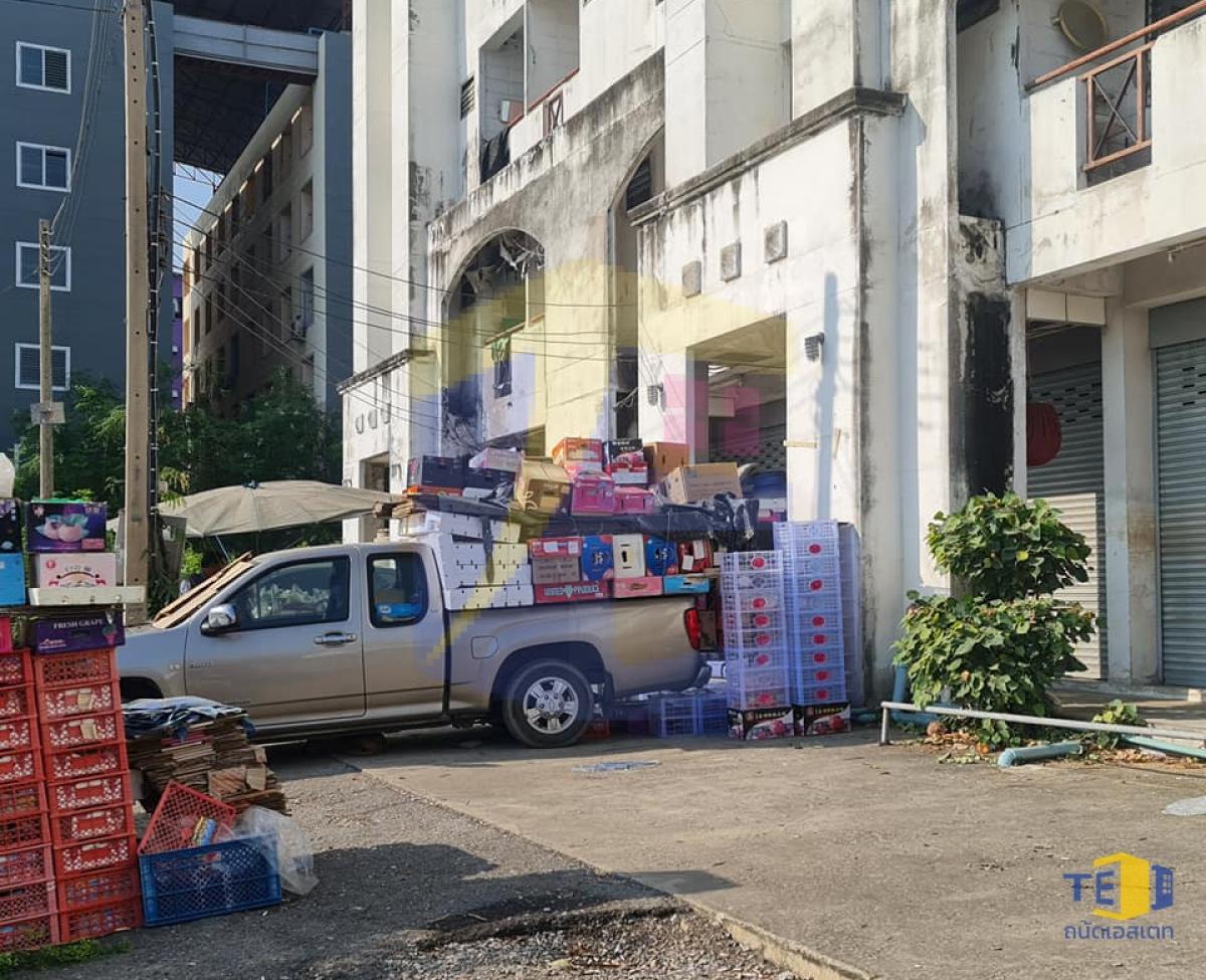 อพาร์ทเม้นท์ 5 ชั้น เนื้อที่ 180 ตรว. เต็มพื้นที่ ชั้น 2 -4 มีห้องเช่า 88 ห้อง มีห้องน้ำในตัวทุกห้อง มีร้านค้าชั้นล่างอีก 7 ห้อง