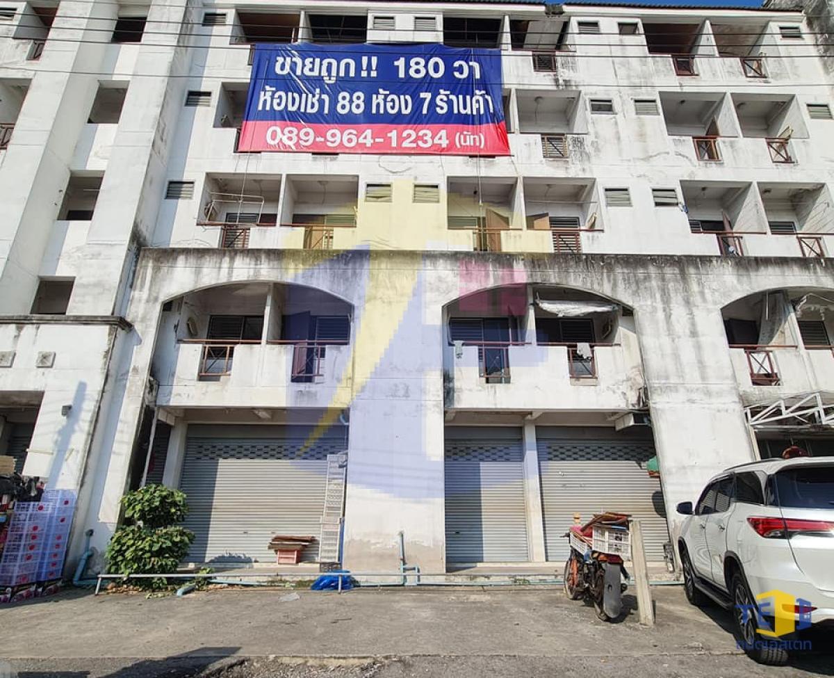 อพาร์ทเม้นท์ 5 ชั้น เนื้อที่ 180 ตรว. เต็มพื้นที่ ชั้น 2 -4 มีห้องเช่า 88 ห้อง มีห้องน้ำในตัวทุกห้อง มีร้านค้าชั้นล่างอีก 7 ห้อง