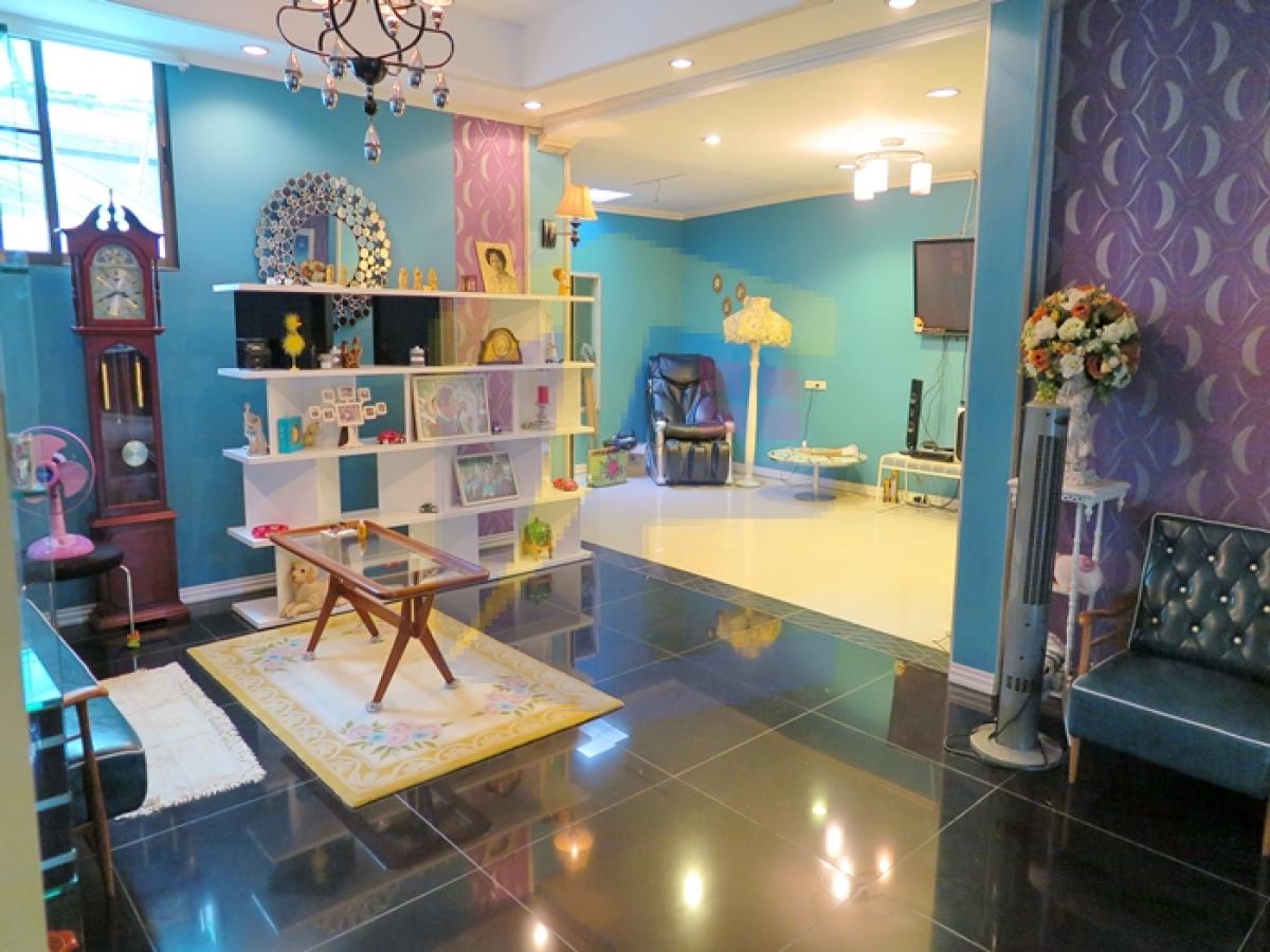 บ้านเดี่ยว ม.สินธนา ซ.นวลจันทร์ 50 พท 120 ตรว.เพียง5นาทีถึงจุดขึ้นทางด่วน บึงกุ่ม ตกแต่งเฟอร์นิเจอร์อย่างดีพร้อมอยู่