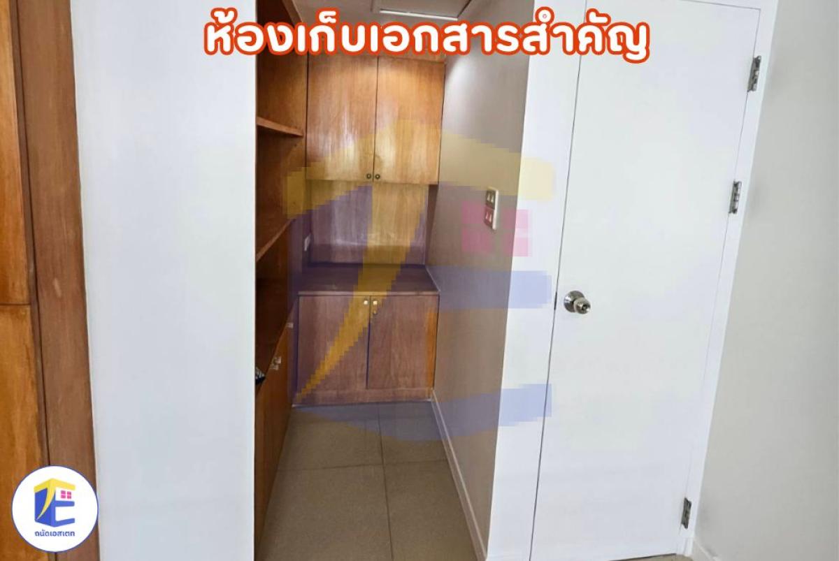 ขายออฟฟิศขนาดใหญ่ 182 ตร.ม. พร้อมที่จอดรถส่วนตัว 4 คัน! ทำเลมังกรสีลม ITF Silom Palace ราคาต่ำกว่าประเมินเกือบ 1.8 ล้าน